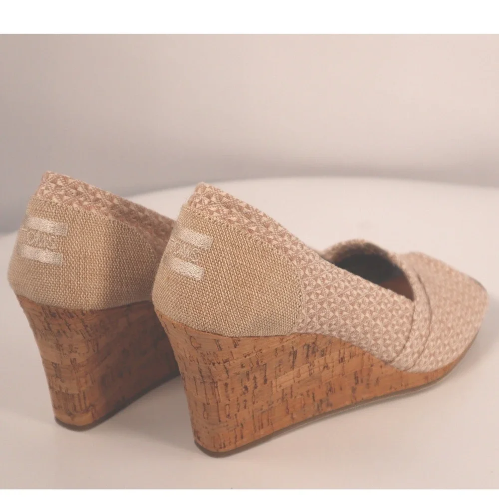TOMS Women's Tan Geometric Toe Cork Wedge Sandals Size 7.5 w